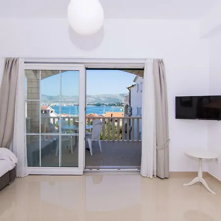 Juric Διαμέρισμα Τρογκίρ